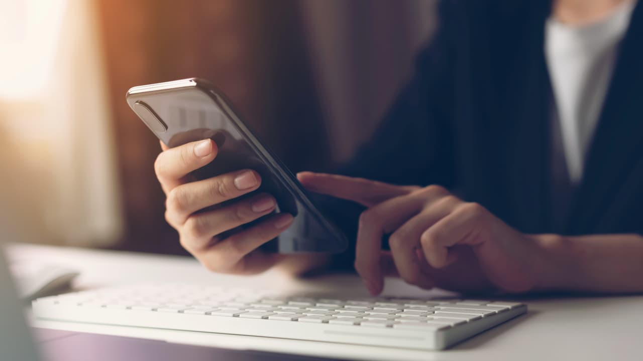Consejos financieros en TikTok: ¿cómo corroborar que la información es confiable y no caer en un fraude?