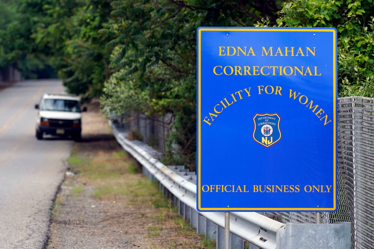 Dos mujeres prisioneras en el Centro Correccional Edna Mahan de Nueva Jersey 
<b>han quedado embarazadas tras mantener relaciones sexuales con una reclusa transgénero</b>, según le confirmó el Departamento Correccional (DOC) a NJ.com.
<br>