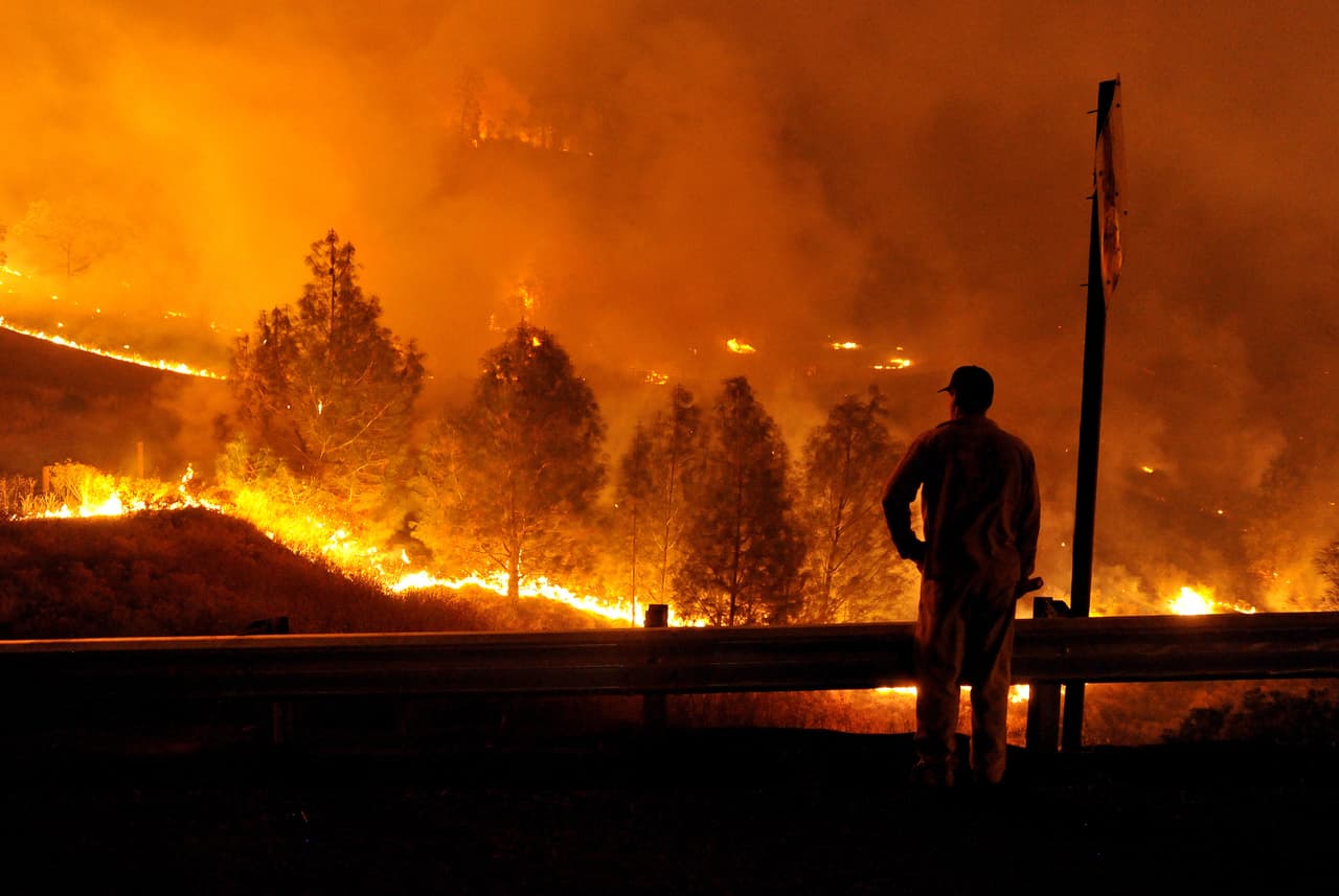 California registra 20 incendios activos