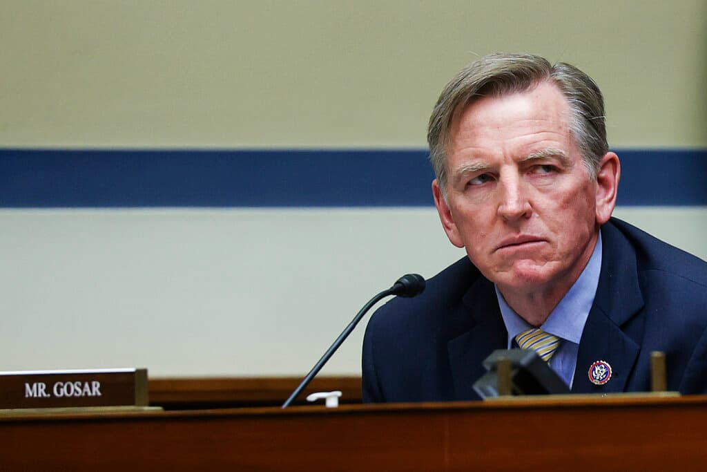 Cámara de Representantes vota para censurar al congresista que 'mató' a Ocasio-Cortez en un video animado