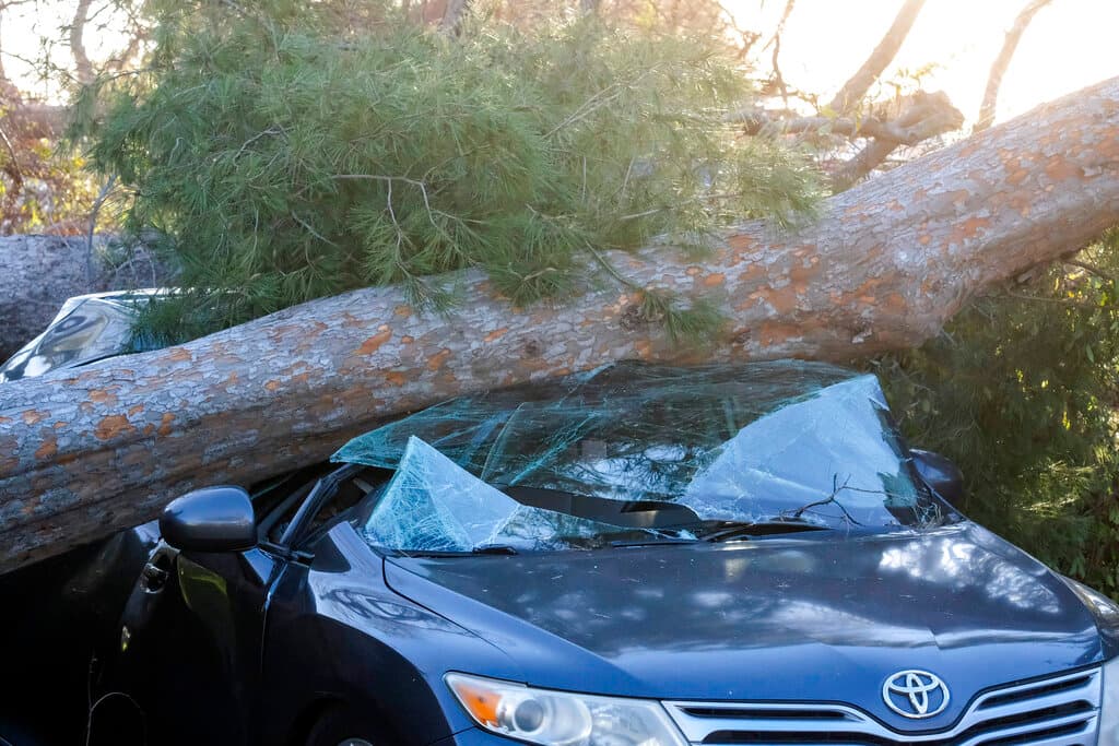 Los destrozos en ciudades como Claremont y Upland fueron significativos.