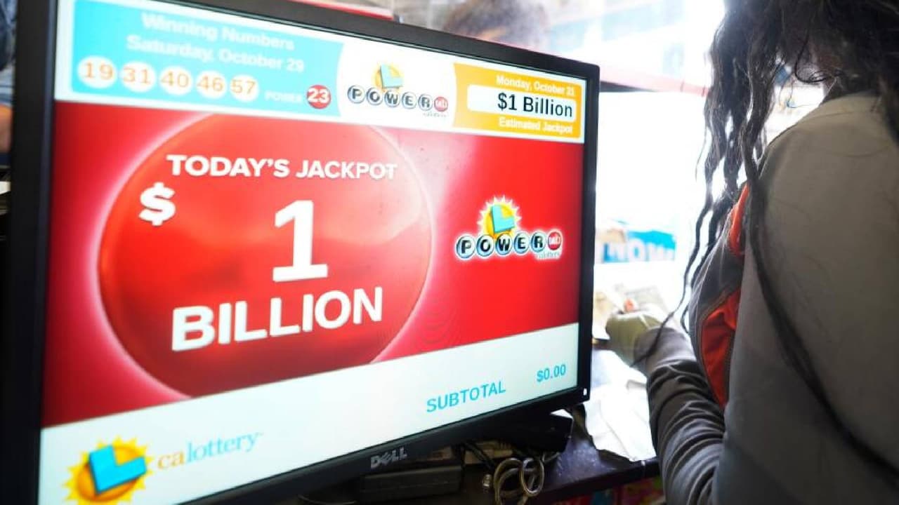 8. 
<b>$1.080 mil millones de Powerball</b>, otorgados el 19 de julio de 2023 en California.