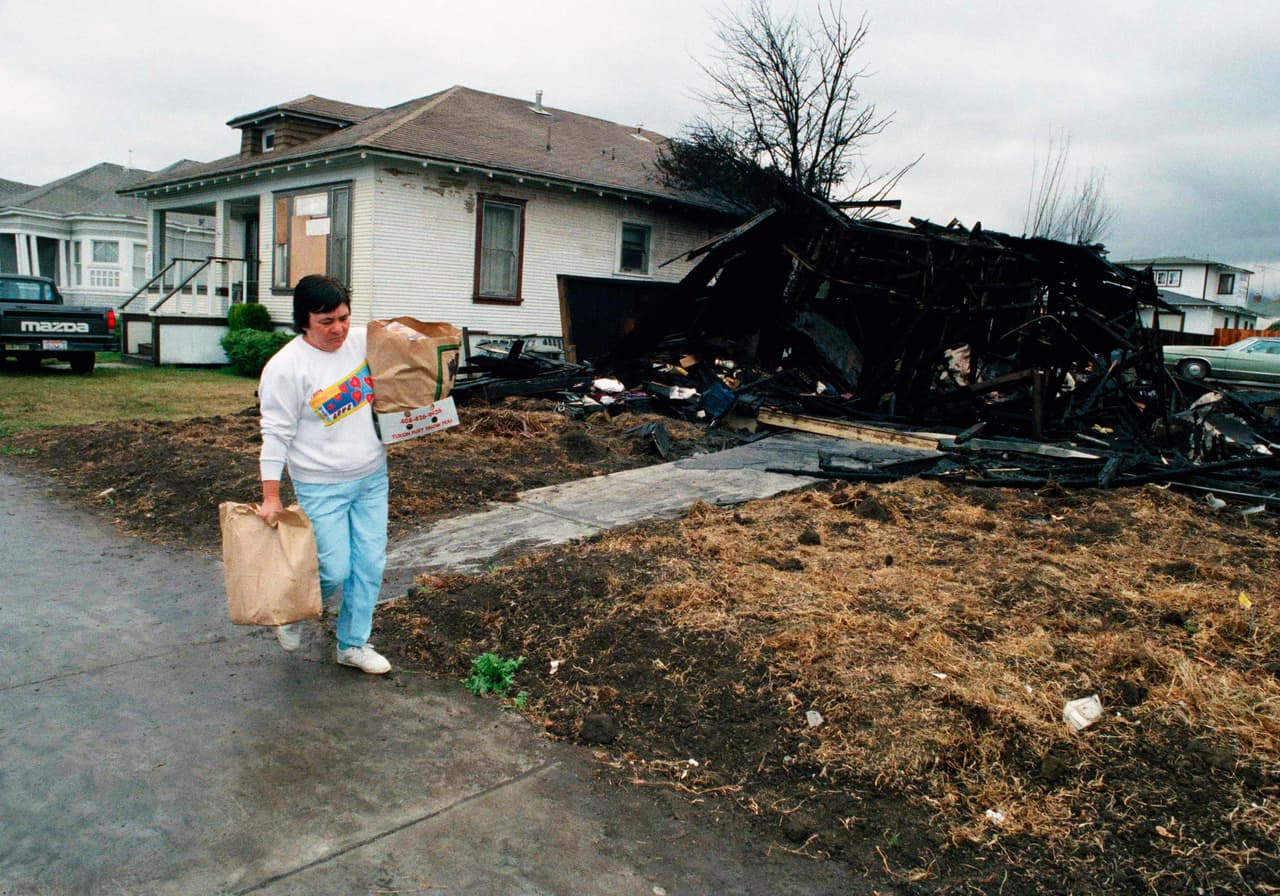 Aunque la mayor devastación del terremoto se produjo en San Francisco y Oakland, los lugares más cercanos al epicentro también sufrieron graves daños. En Watsonville, al sur del Área de la Bahía, varias viviendas terminaron en llamas a causa del sismo.