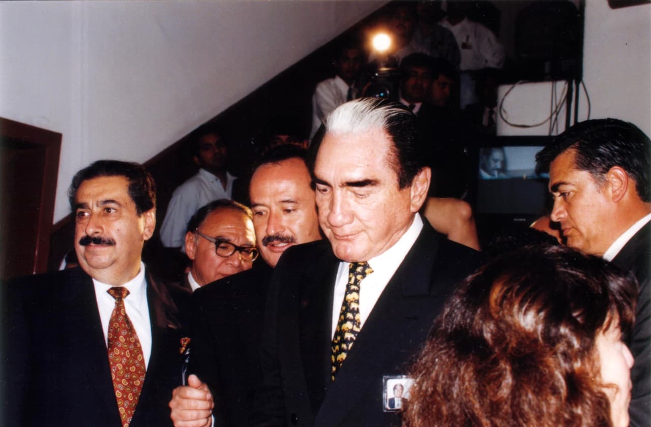 Uno de sus romances más sonados fue el que mantuvo con el fundador de Televisa: 
<b>Emilio Azcárraga Milmo</b>.