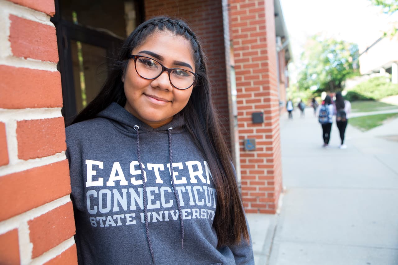 <b>Connecticut: </b>Este estado permite desde 2011 la inscripción en universidades públicas con tarifas estatales a los estudiantes indocumentados, pero la ley más reciente les ofrece además la oportunidad de optar por ayuda financiera estatal.
