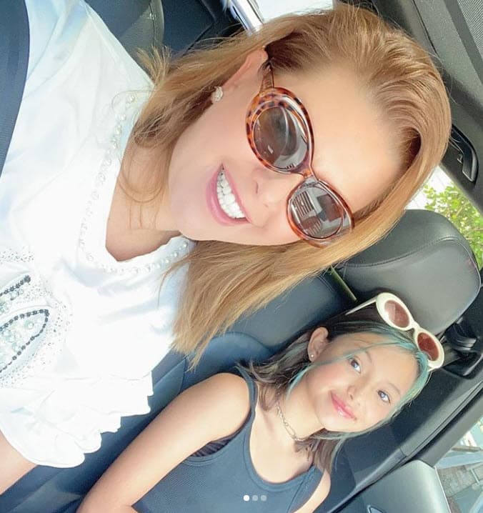 “Yo ahorita estoy enfrentando un tema gravísimo, el tema de la educación de mi hija que es lo único que me importa. No tengo marido, nada más interesante que hacer en mi vida que criar a Dinorah y 
<b>yo me propuse que iba a hacer de mi hija una fregona”</b>, dijo para 
<a href="https://www.youtube.com/watch?v=6S1K7sdA7cA" target="_blank">'Ventaneando'</a> el pasado 4 de agosto.