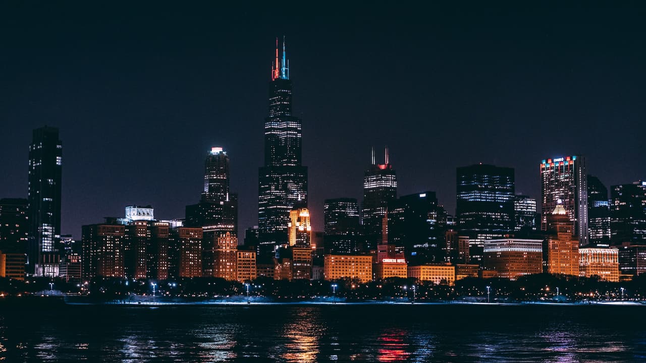 Este caso 
<a href="https://www.univision.com/local/chicago-wgbo/el-coronavirus-llega-a-chicago-funcionarios-de-salud-dan-detalles-del-primer-caso-en-la-ciudad">ha sido registrado en el área de Chicago.</a> Una mujer de 60 años se infectó con esta enfermedad.