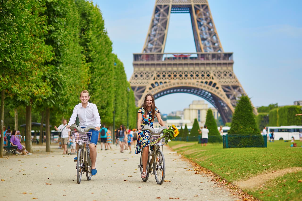 <b>Puesto 20: Francia</b>
<br>
<br>El Informe Mundial de la Felicidad clasifica la felicidad global en más de 
<b>150 países de todo el mundo</b> y es publicado todos los años.
<br>
<br>En esta ocasión, Francia alcanzó su puesto más alto en la historia del ranking.