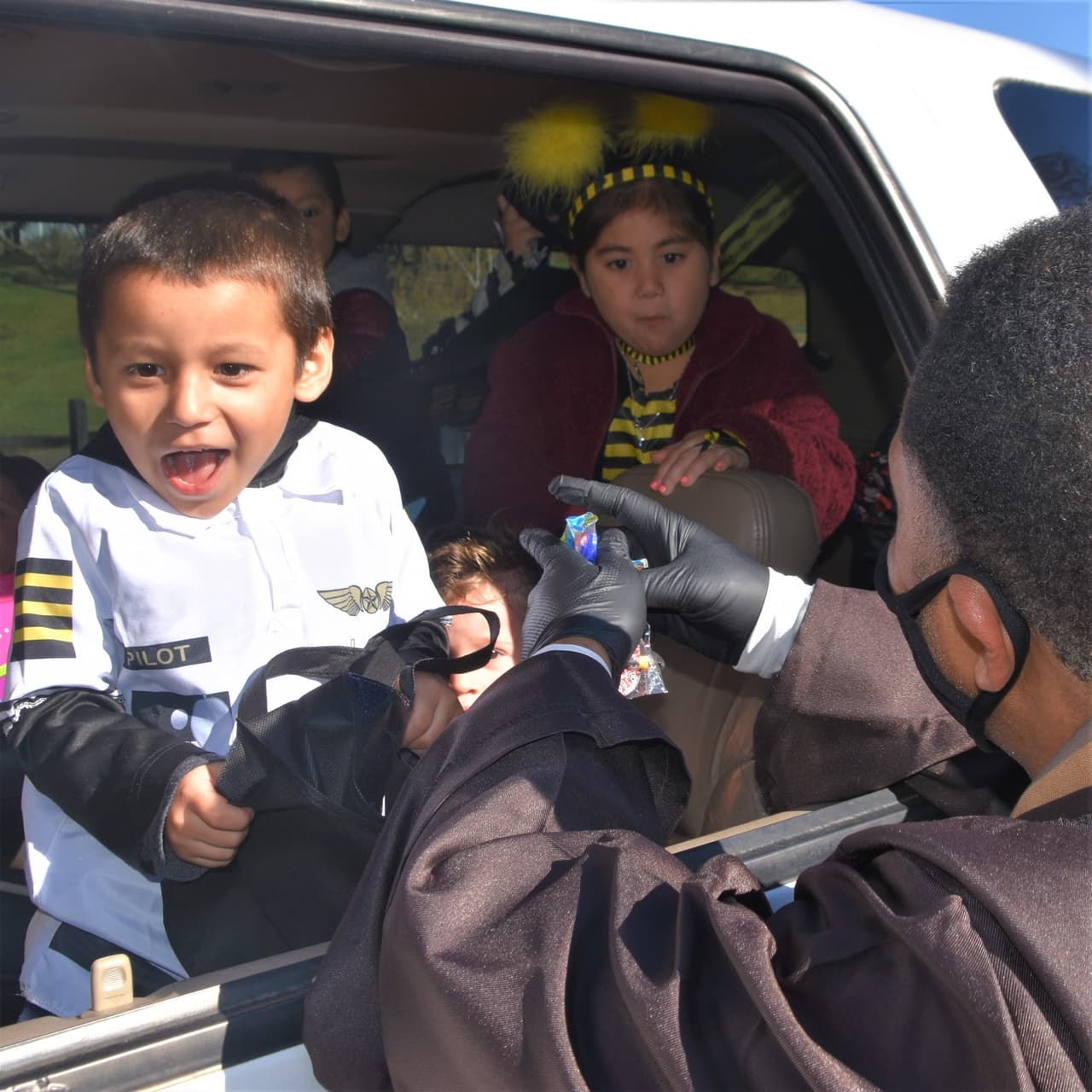 “Aurora es una de las ciudades más aptas para familias del país”, señalaron los representantes de SmartAsset. “Los residentes de Aurora parecen tomar Halloween muy en serio. Como resultado, las familias pueden asistir a todo tipo de eventos".