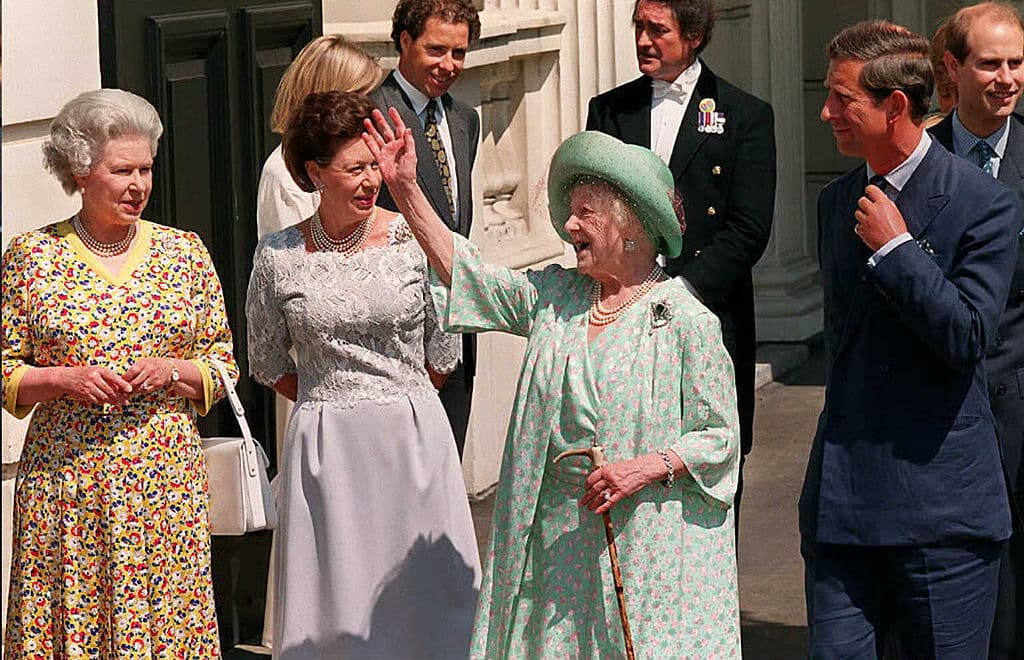 <b>1960, la boda de Margarita: </b>La hermana menor de Isabel, la princesa Margarita, se casó el 6 de mayo de 1960 en la Abadía de Westminster con el fotógrafo Antony Armstrong-Jones, del que se divorció en 1978.