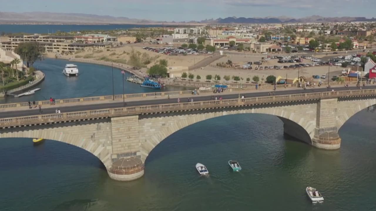 ¡
<b><a href="https://www.univision.com/local/arizona-ktvw/lake-havasu-city-arizona-un-oasis-en-el-desierto-que-esta-a-tres-horas-de-phoenix-fotos">Conoce Lake Havasu</a></b>! Este destino es un oasis en el desierto que está a tres horas de Phoenix. Lo más famoso de esta ciudad es su puente de Londres, pero su belleza y todo lo que tiene que ofrecer la ha convertido hoy en día en uno de los destinos vacacionales más populares del sudoeste de Estados Unidos.