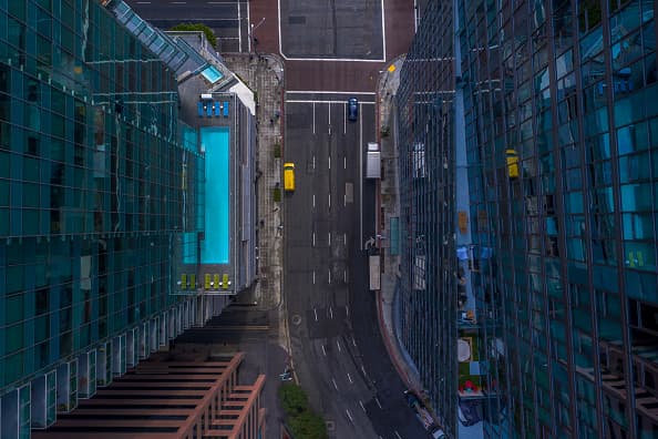 Esta toma aérea de las calles del centro de Los Ángeles mostró la desolación de las calles de la metrópoli de la costa oeste que solo se había visto en películas apocalípticas.
<br>