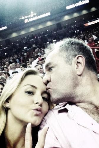 En octubre de 2011 Angelique confirmó su noviazgo con 'El Güero' Castro, quien es 28 años mayor que ella: "Me estoy dando la oportunidad y ojalá funcione, los dos estamos contentos", dijo al programa Hoy.