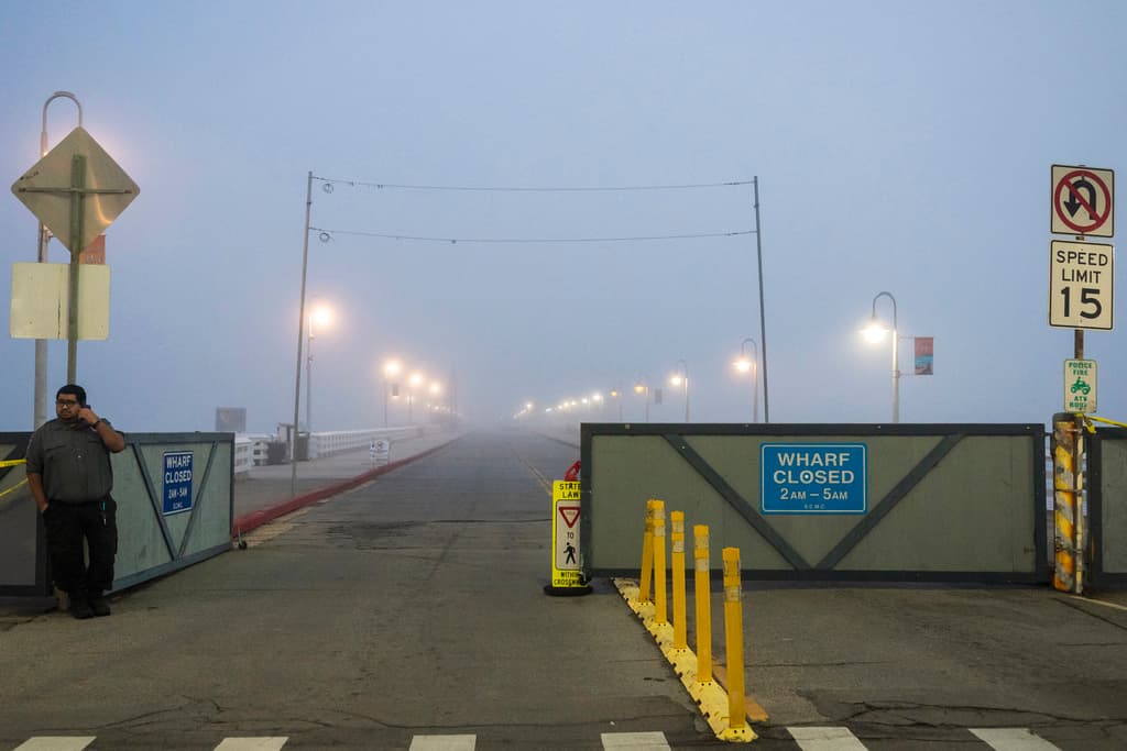 El director del Departamento de Parques y Recreación de Santa Cruz, Tony Elliot, no ofreció una fecha estimada para la reapertura del muelle histórico.