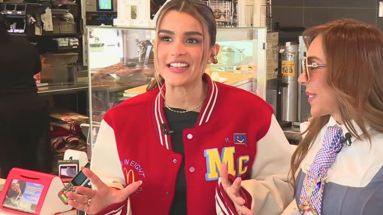 Clarissa Molina se llena de nostalgia al regresar al lugar donde tuvo su primer empleo