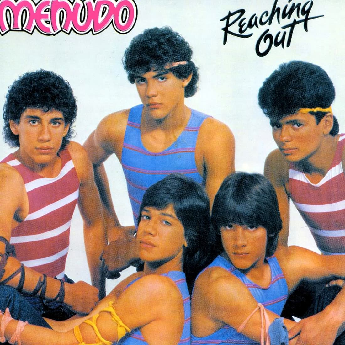 Menudo cobró fama mundial y entre sus éxitos inolvidables se encuentran: 'Los Fantasmas', 'Claridad', Súbete a mi moto', 'A volar', entre otras.