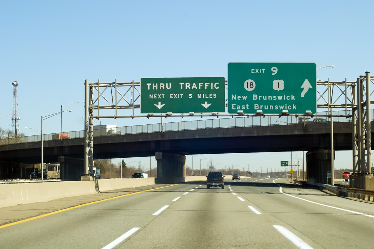 NJ Turnpike (I-95) exit to New Brunswick in New Jersey