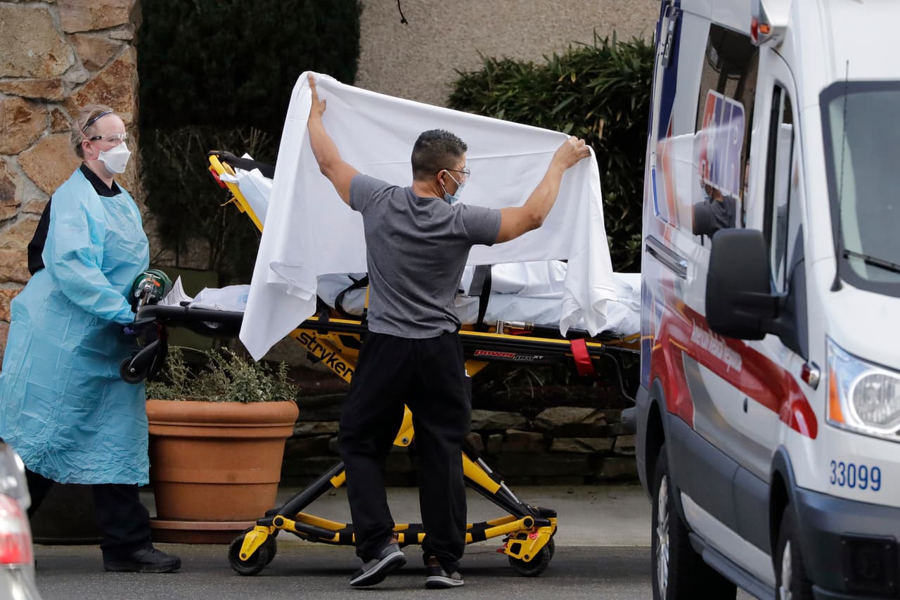 <b>7.- Factores a considerar entre la población en riesgo. </b>Entre los pacientes fallecidos hay factores como la edad, condiciones de salud preexistentes y el país de origen que inciden en las fatalidades.
<br>
<br>
<a href="https://www.univision.com/local/los-angeles-kmex/no-viaje-en-crucero-recomendacion-del-gobernador-de-california-a-las-personas-de-la-tercera-edad">Grupos de riesgos ante el coronavirus</a>