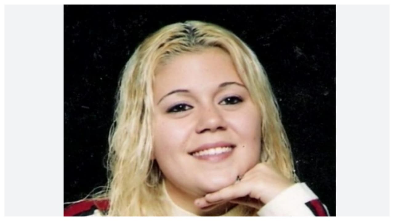 Megan Waterman, de 22 años, de South Portland, Maine, desapareció el 6 de junio de 2010 después de colocar anuncios en Craigslist como acompañante sexual. En el momento de su desaparición, se hospedaba en un motel en Hauppauge, Nueva York, 15 millas al noreste de Gilgo Beach.