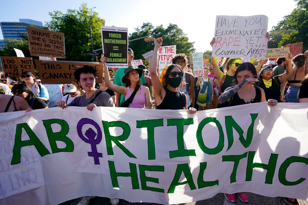 Juez federal impide temporalmente que se prohíban los abortos en emergencias médicas en Idaho
