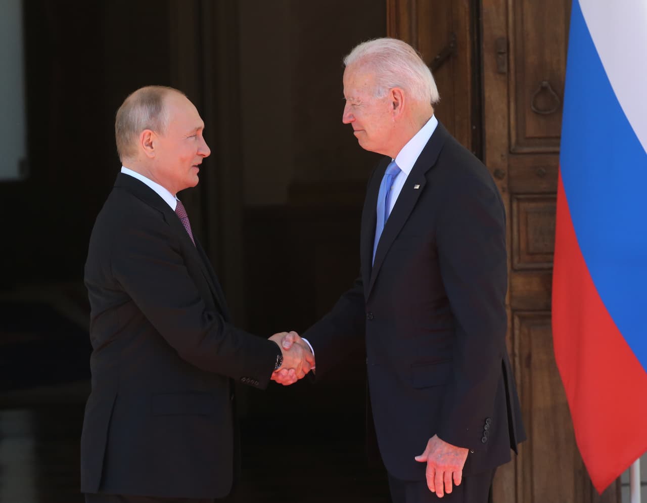 Inteligencia advierte que Rusia sigue intentando interferir en las elecciones de EEUU