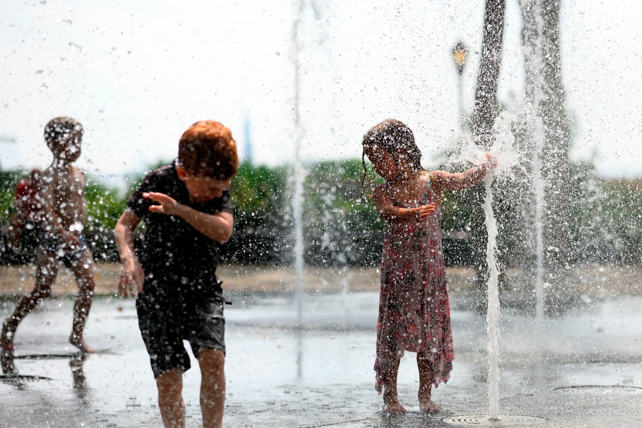 <b>Eastwoods Splash Pad</b>
<br>Teléfono: 512-974-9330 
<br>Dirección: 3001 Harris Park Blvd