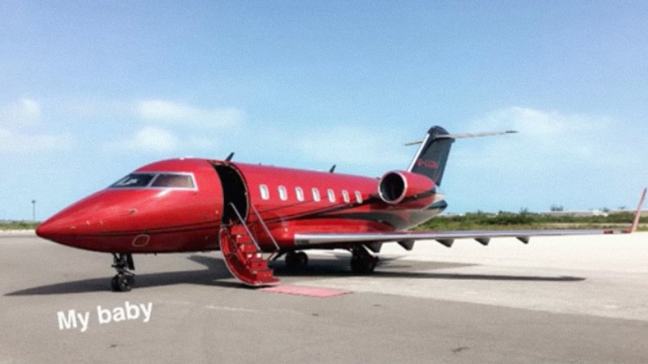 Lewis Hamilton muestra su avión en Snapchat. Captura de pantalla de Youtube.
