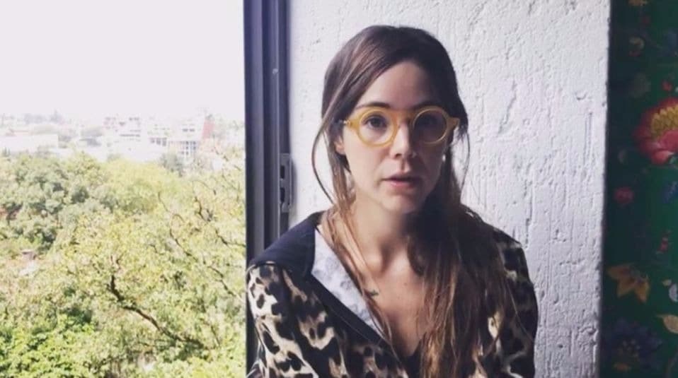 <b><a href="http://www.univision.com/temas/camila-sodi">Camila Sodi</a></b> fue una de las actrices más activas en esta tragedia, pues junto a su ex pareja, el actor 
<b>Diego Luna</b>, estuvo al mando de todo un centro de acopio, por lo que dejó el maquillaje a un lado para enfocarse en lo que realmente importaba en ese momento.