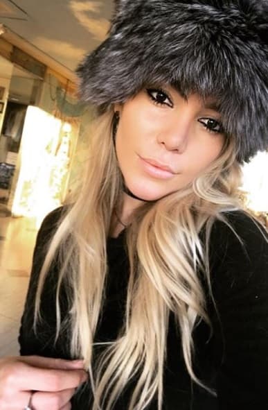 Ahora, la hija de 'La Reina del Rock'explicó que "el odio" contra su abuelo viene de años atrás, pues lo acusa de haberla 
<b>"manoseado" desde que tenía 5 años.</b>
<br>