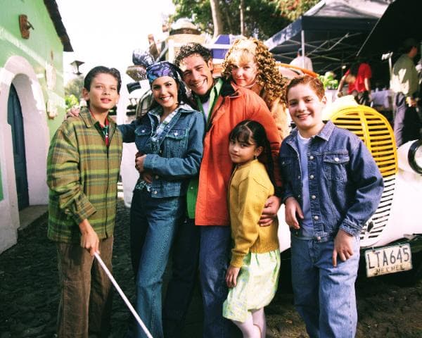 Ellos te robaron el corazón hace unos años con su ternura y ahora son unos rompe corazones pero por ser unos galanazos y ellas unas actrices muy sexys.