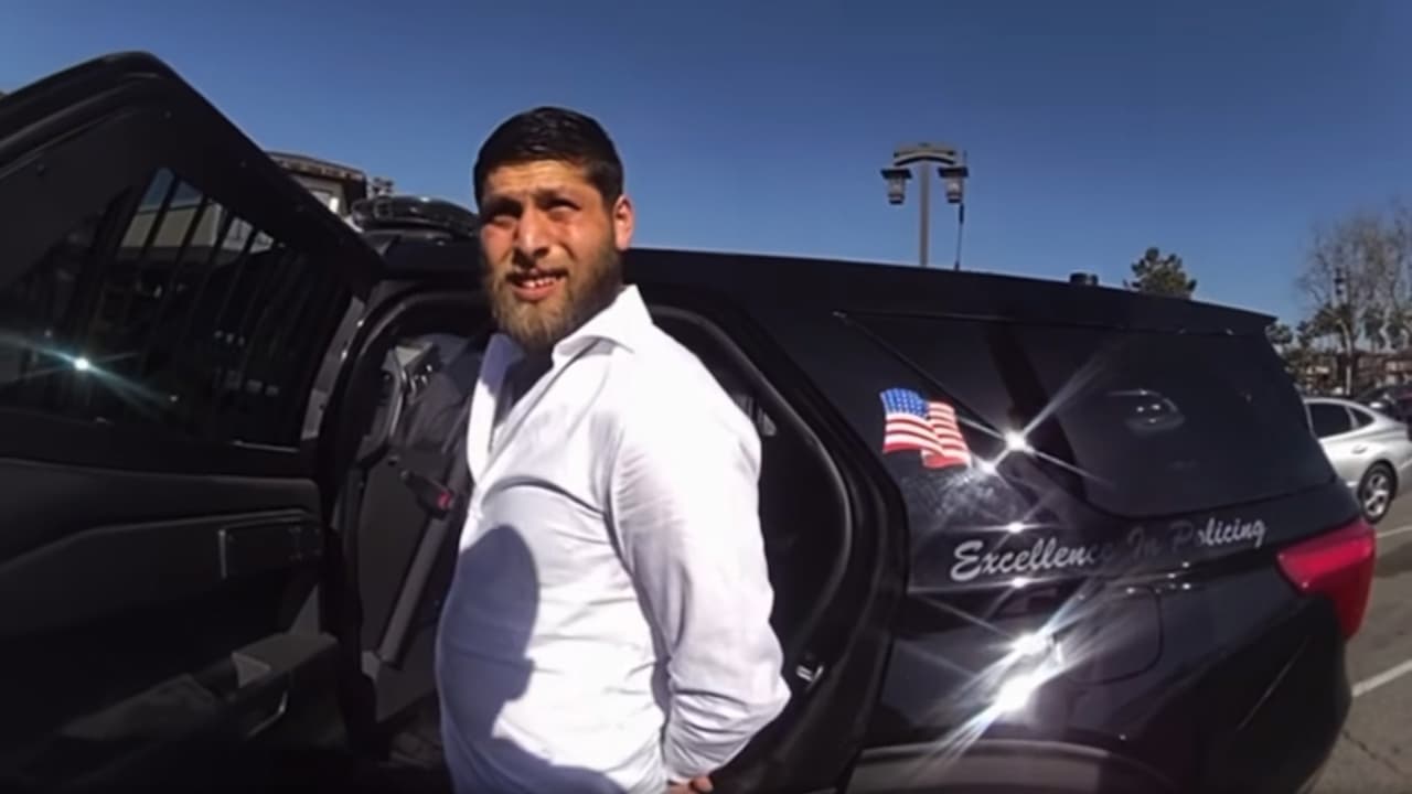 Arrestan a dos sospechosos de vender un automóvil rentado utilizando documentación falsa