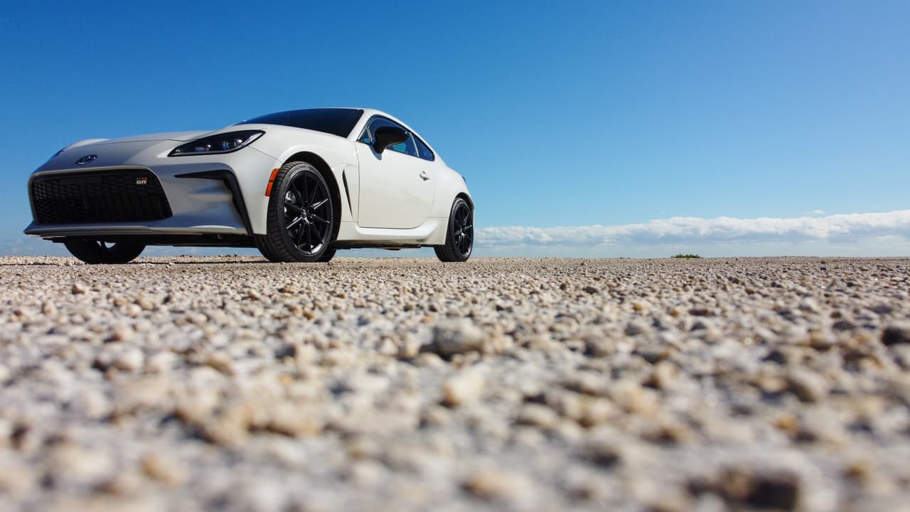 La segunda generación del Toyota GR86 ofrece mejoras importantes en su mecánica, aerodinámica, seguridad y tecnología.