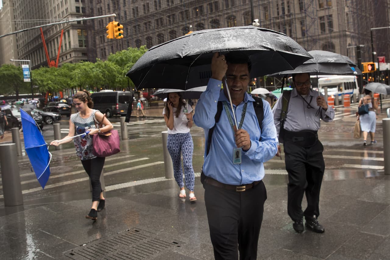 Si no hay electricidad y tienes una discapacidad, usa el Equipo para Mantener la Vida (LSE por sus siglas en inglés) y si necesitas ayuda inmediata, marca al 911.