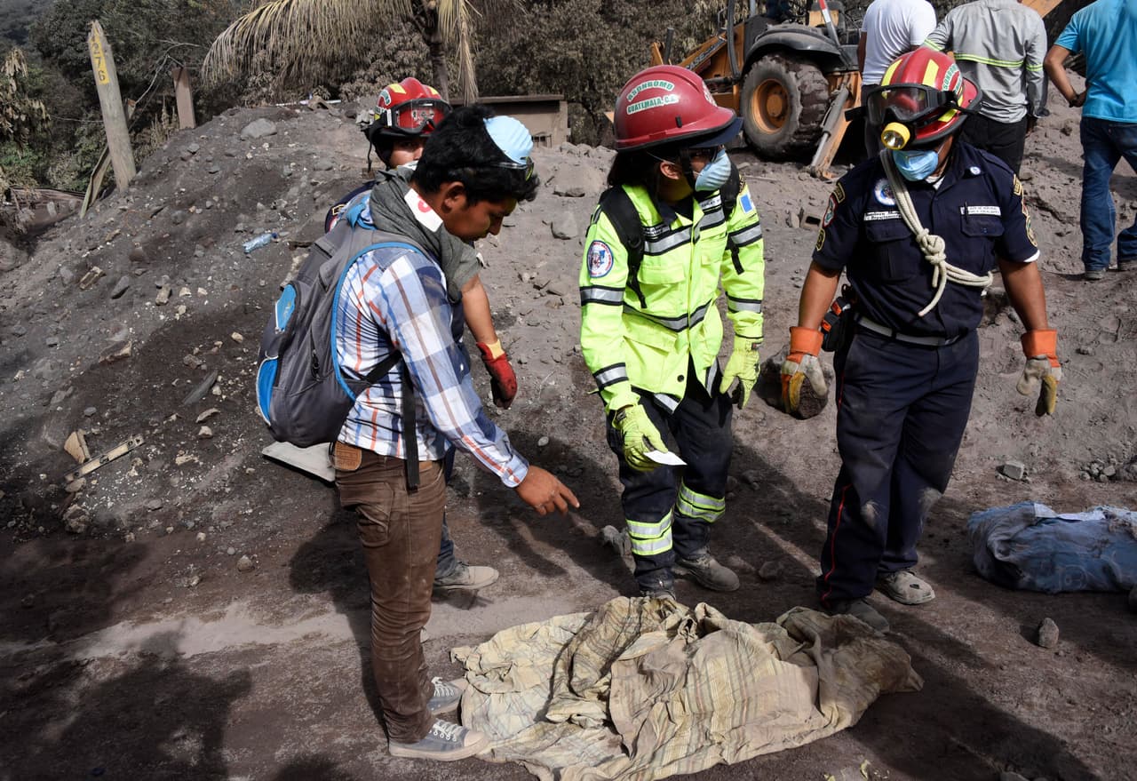 Henry López Colindres de 23 años, estuvo en el preciso momento que sus hijos, Angelyn Waleska de dos años y Didier de cinco, fueron encontrados sin vida en su vivienda de San Miguel los Lotes