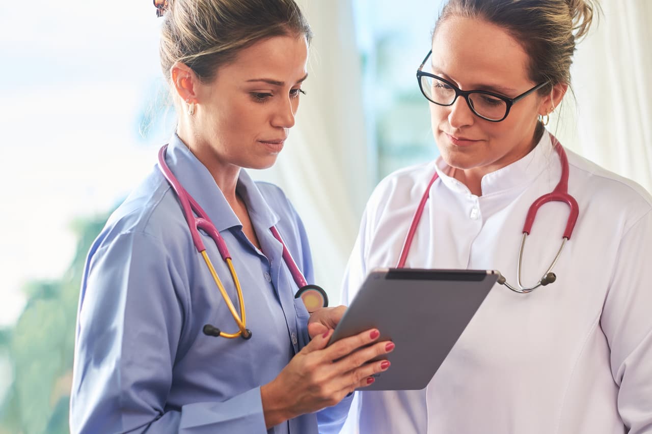 <b>10. Médicos Internistas (General)</b>: ganan un salario de $246,100 al año.