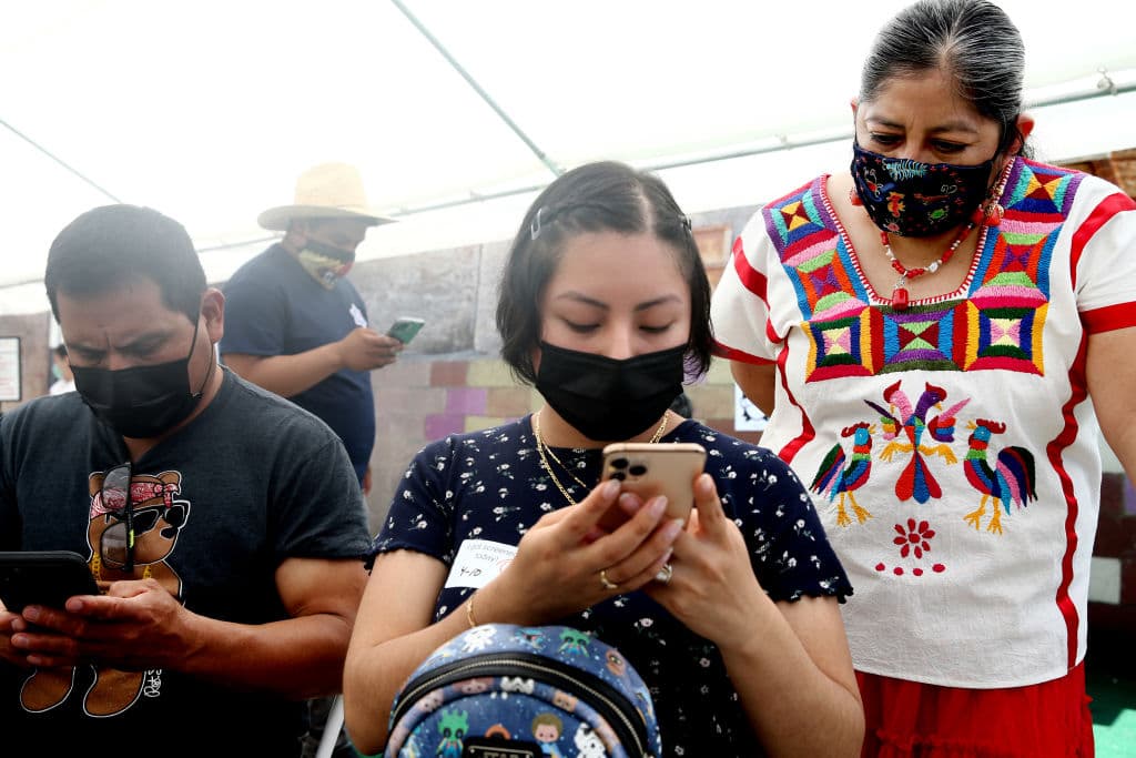Uso de mascarillas no será obligatorio en el condado de Los Ángeles tras ligero descenso de casos de coronavirus