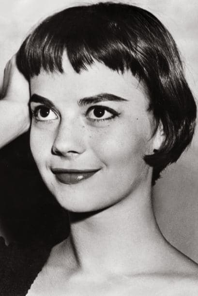 Natalie Wood Otra de las consentidas de Hollywood, protagonizó clásicos como "Splendor in the Grass", "West Side Story" y "Rebel Without a Cause", con James Dean.  