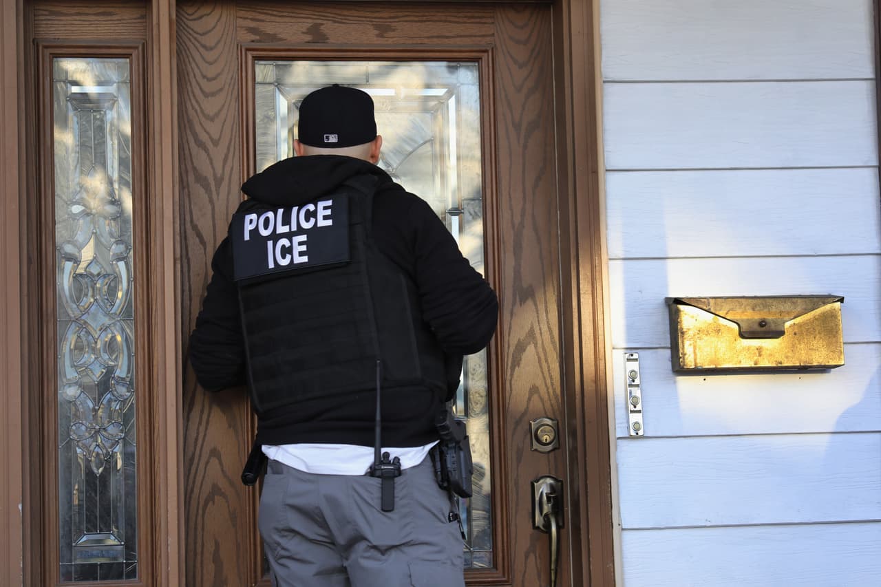 Jueces de inmigración insisten que se reinstaure sindicato antes de las redadas masivas de Trump