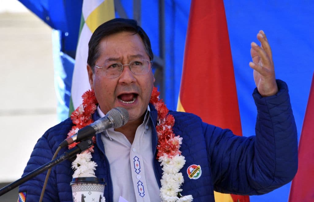 <h3 class="cms-H3-H3"><b>Bolivia</b></h3>
<br>
<br>El Gobierno boliviano reiteró el jueves pasado que el presidente del país, Luis Arce, no asistirá en rechazo a la "exclusión" de países como Cuba, Venezuela y Nicaragua señalados por EEUU como no democráticos.
<br>
<br>En un contacto con los medios, la viceministra de Comunicación, Gabriela Alcón, declaró que Arce "va a mantener su posición" y no asistirá al evento hemisférico "en tanto exista una política de exclusión" sobre las naciones mencionadas.
<br>
<br>La funcionaria consideró que "se golpea la institucionalidad de la misma Cumbre de las Américas cuando se va excluyendo países" y que, por el contrario, es necesario "escuchar" y "ser integradores".
<br>