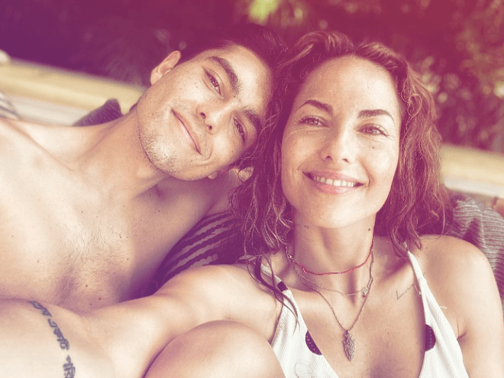Sergio Mayer Mori tiene 23 años y le sigue los pasos a su mamá, la actriz Bárbara Mori, haciendo su primer melodrama.
