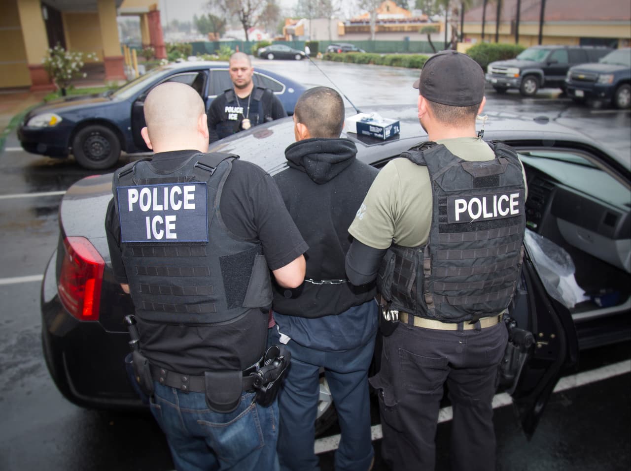 5. La administración Biden ha informado que todo inmigrante indocumentado que entró al país a partir del 1 de noviembre de 2020 es prioridad para deportación.