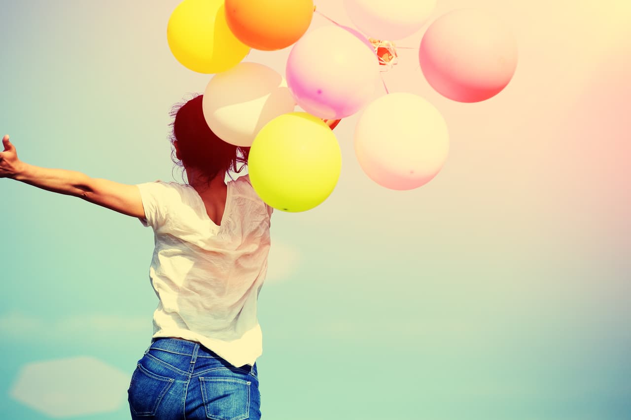 <b>Número Tres</b> (Ejemplos: Leonardo, Sandra, Arturo, Rita, Roberto) 
<br>Es el que indica tu naturaleza divertida y alegre. Naciste para ser feliz, bailar, disfrutar lo que la vida te regala, a tu lado todos se sienten contentos y alegres, tu sentido del humor es inigualable y todos te buscan por tu simpatía, es ahí donde está tu secreto para triunfar en la vida.