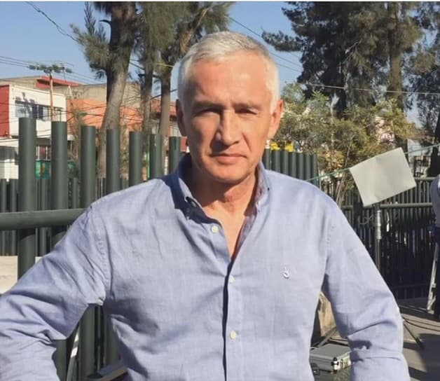 Jorge Gilberto Ramos Avalos nació en la ciudad de México el 16 de marzo de 1958. Desde 1991 vive en Miami. Es el mayor de una familia de cinco hermanos. Tiene dos hijos. 
<br>