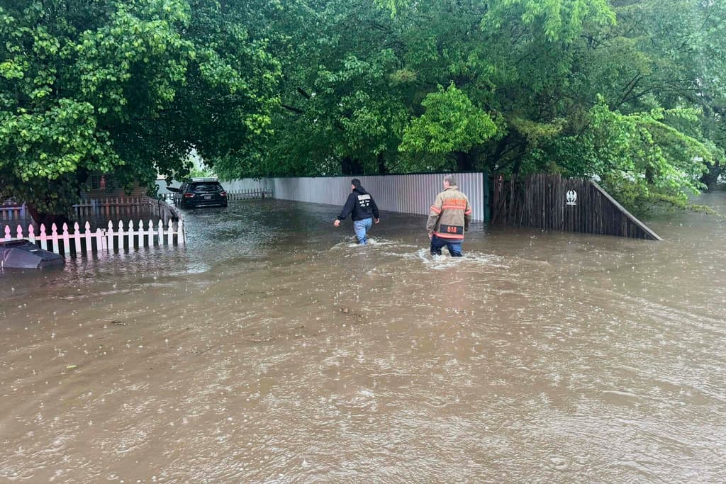 Al menos dos muertos por fuertes tormentas e inundaciones en Texas y Oklahoma 
