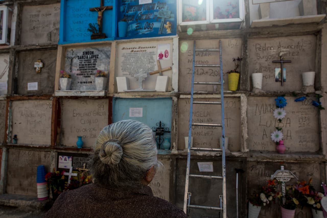 Julio César está en la cárcel a la espera de una sentencia para saber cuántos años deberá pasar en prisión. Mientras, Irinea participa en un colectivo de madres de víctimas que también buscan justicia.