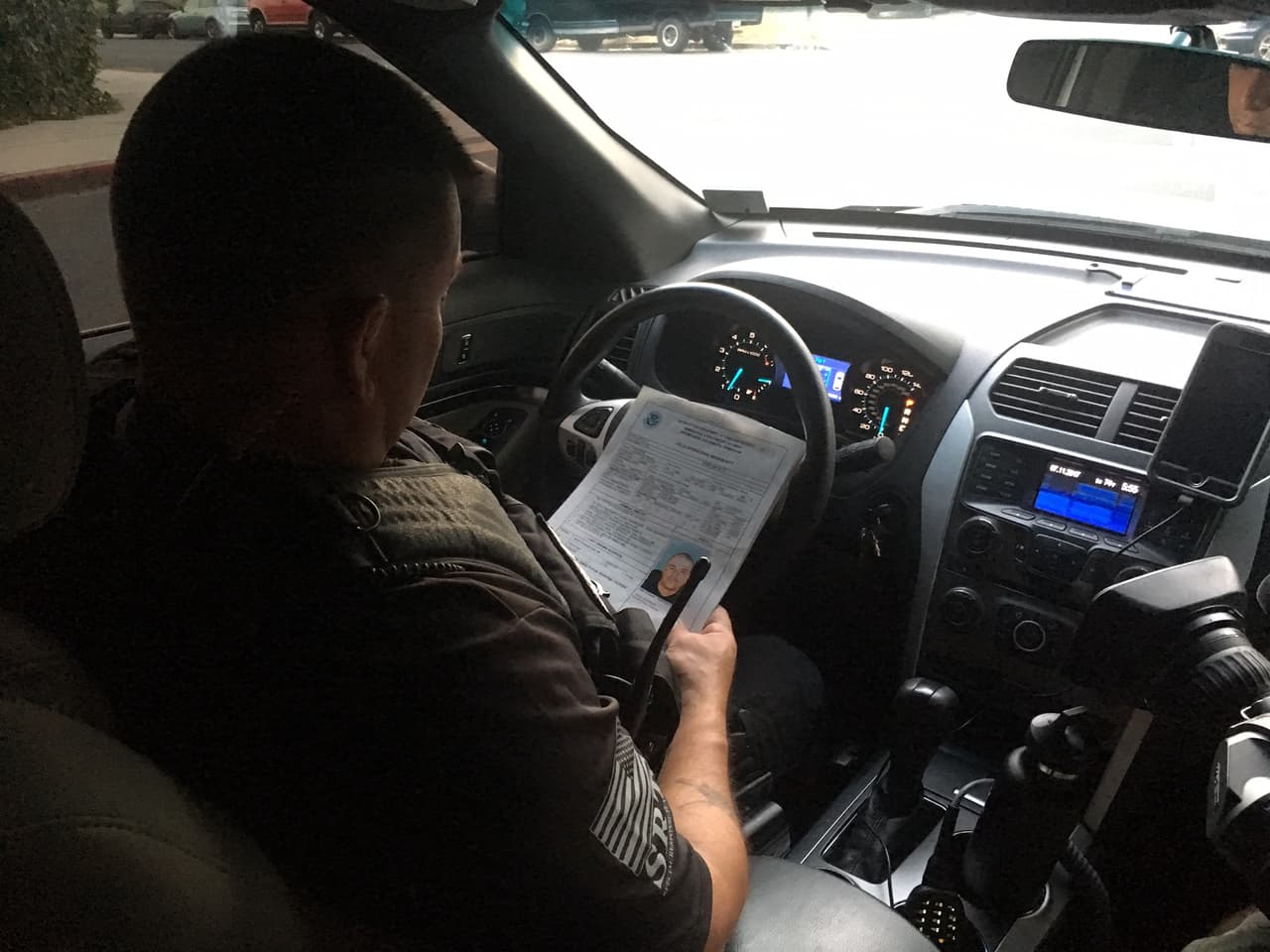 Carlos, el primer objetivo de la operación, había sido vigilado por ICE durante unos días.
