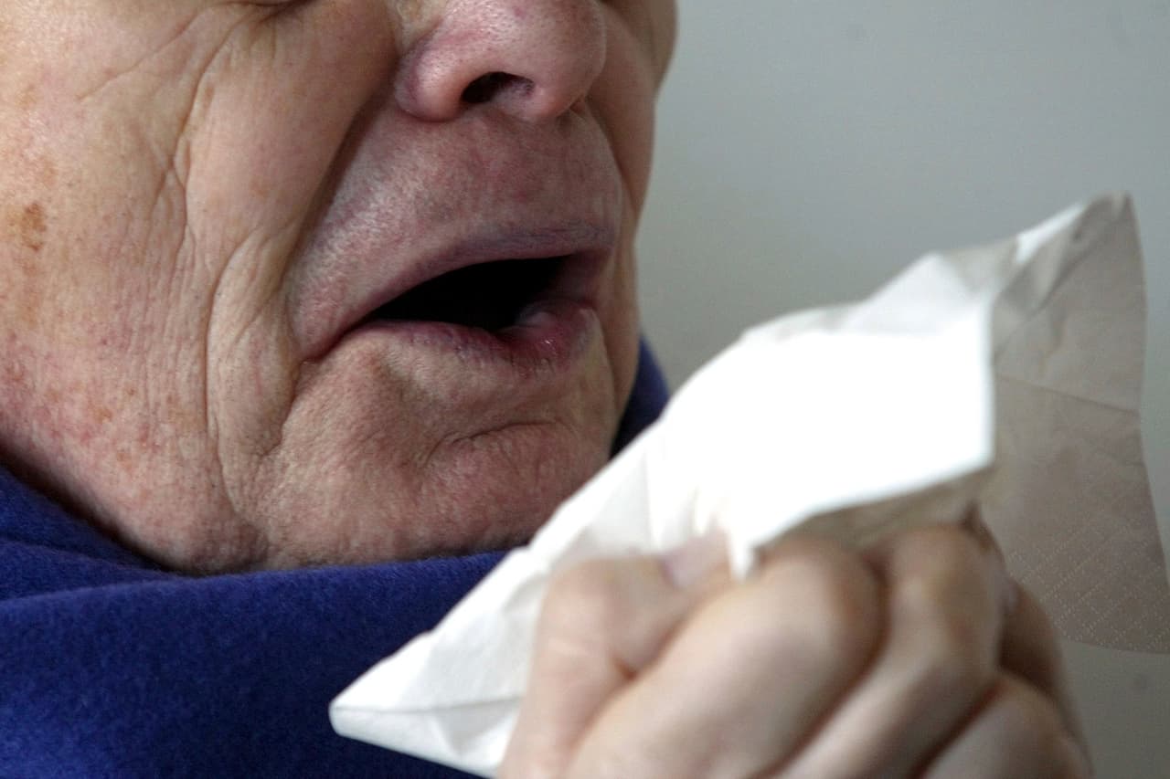 <b>Usar el sentido común </b>
<br>
<br>Cómo con cualquier otra enfermedad, hay que tomar medidas básicas de prevención. Si ves a alguien que está tosiendo, alejate.