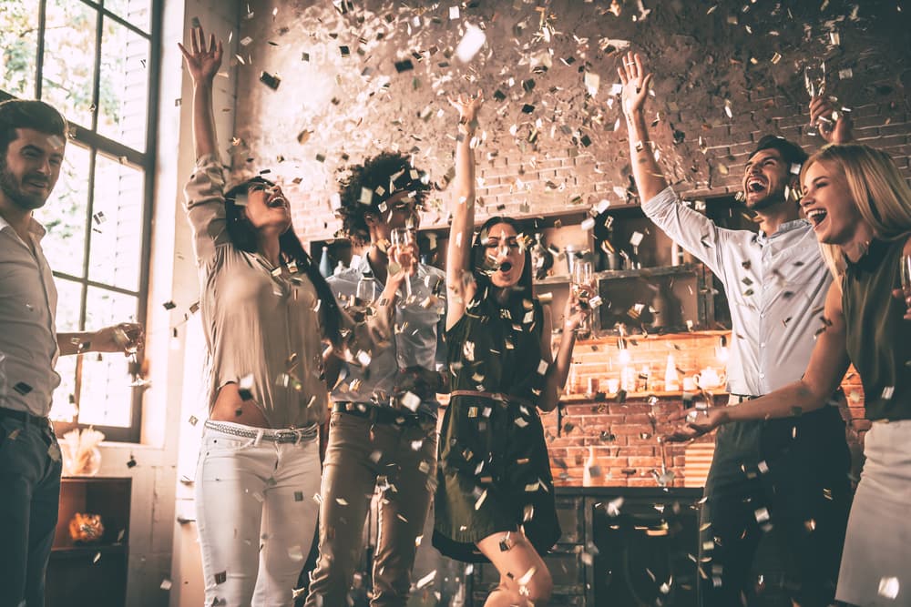 Habrá muchas celebraciones puesto que recibirás el apoyo de aquellos a los cuales tú te dirijas con tu nuevo plan. Así que cuando te surja esa idea, no vaciles, plantéala y verás como los que están a tu alrededor quedarán fascinados,
<br>