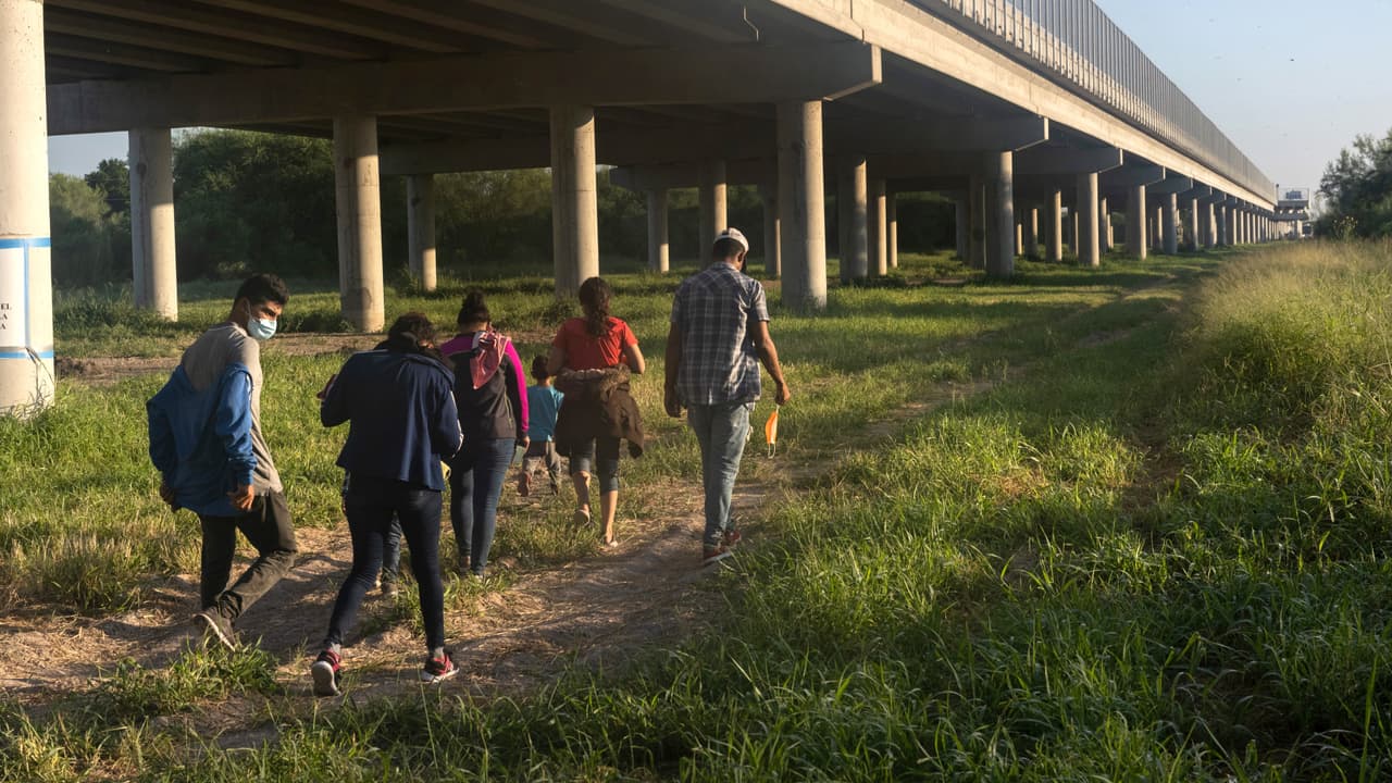 Ley SB4 en Texas: Un abogado responde 6 preguntas clave sobre 'leyes inmigrantes' firmadas por el Gobernador Greg Abbott