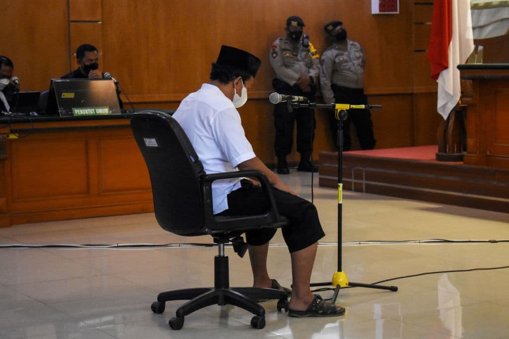 Violó a 13 niñas y 8 quedaron embarazadas: el estremecedor caso de abuso de un maestro de religión